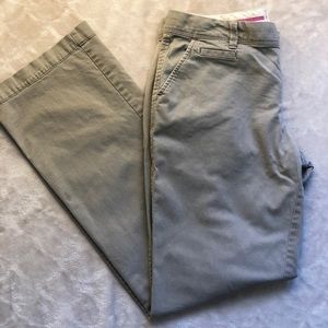 Old Navy “Favorite Khakis” size 8